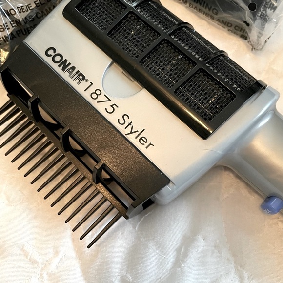Conair 1875 Styler Blow Dryer with 3 attachments - Picture 4 of 5